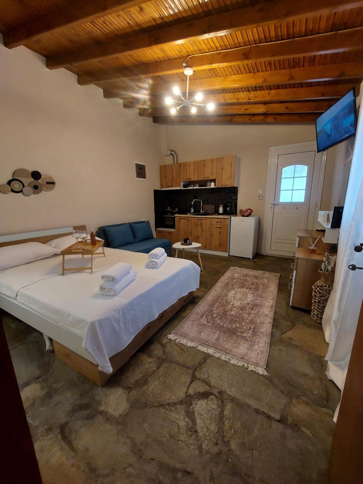 Garden Stay Agios Pavlos  エクステリア 写真